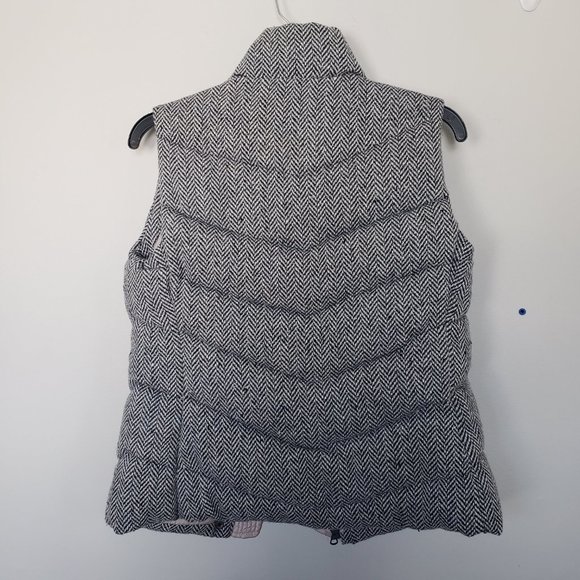GAP | Gray Winter Warmth Tweed Herringbone Puffer Vest, Size Small - Picture 2 of 9